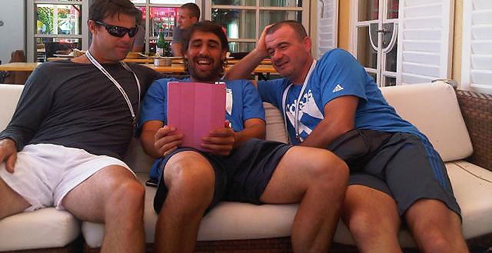 ÎŸ ÎœÎ¬ÏÎºÎ¿Ï‚ Ï€Î±Î¯Î¶ÎµÎ¹ Ï„Î·Î½ Î¤ÏÎ¯Ï„Î· ÏƒÏ„Î¿ ÎœÏŒÎ½Î±Ï‡Î¿